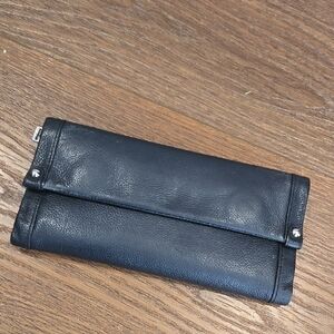 BLACK GENUINE LEATHER WOMENS WALLET.    #6906